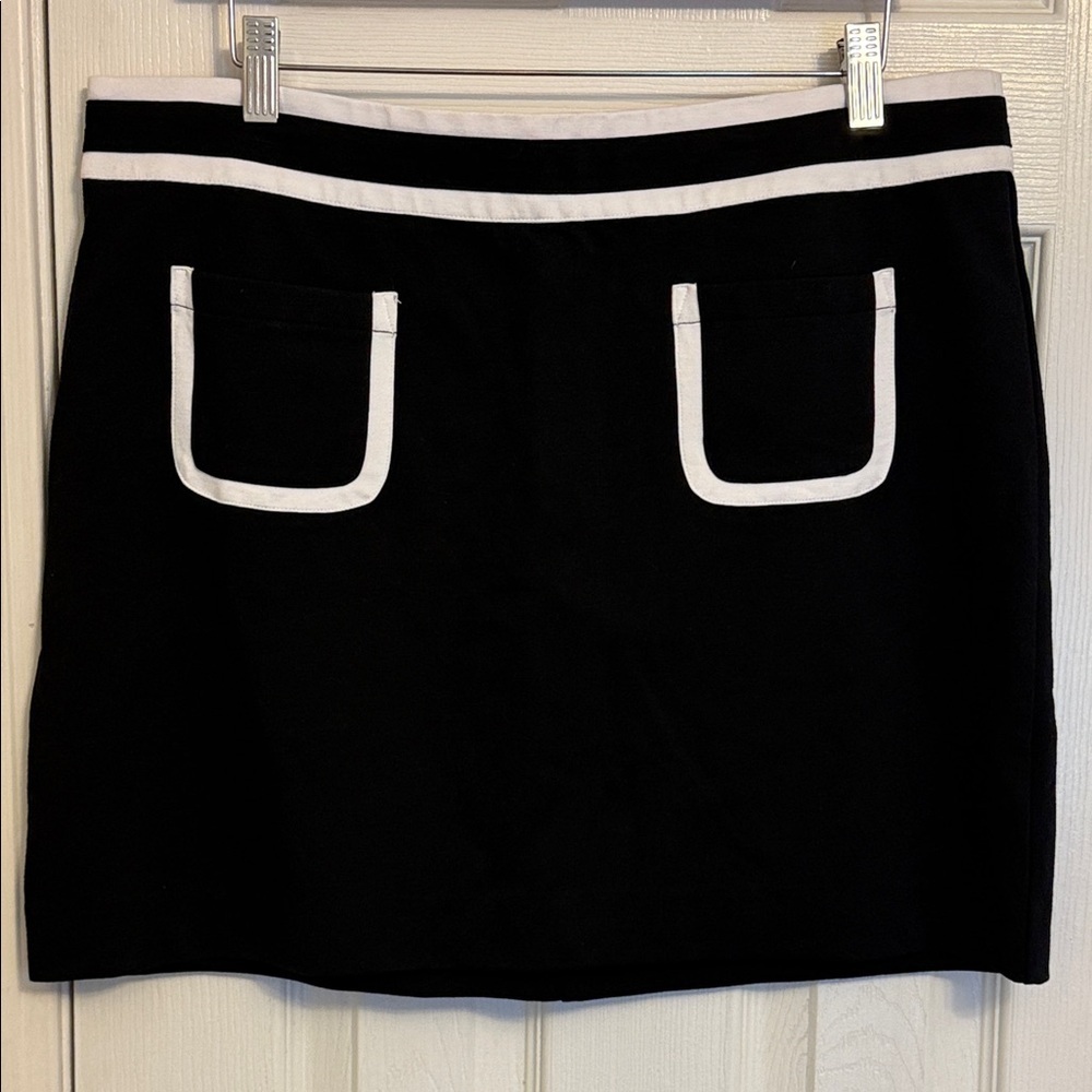 NWT Banana Republic Black Mini Skirt with White Accents #89